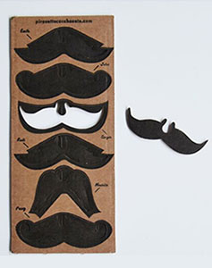 Moustaches en carton sur My Little Day